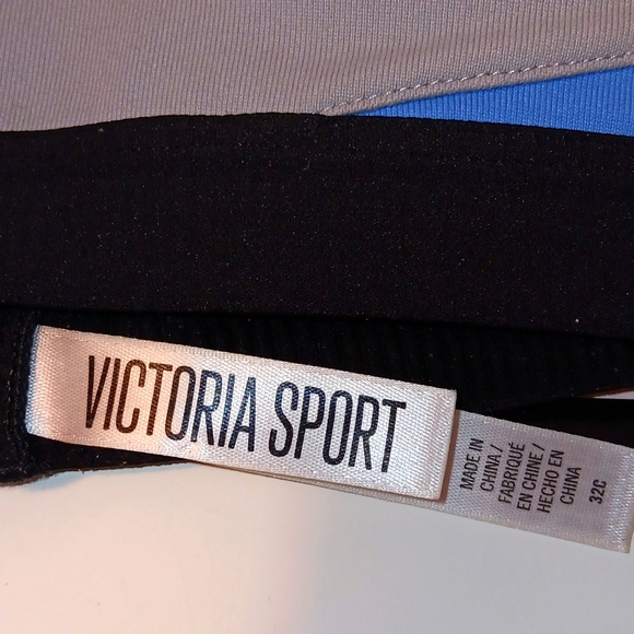 Victoria’s Secret Sports Bra 32C - Picture 3 of 3